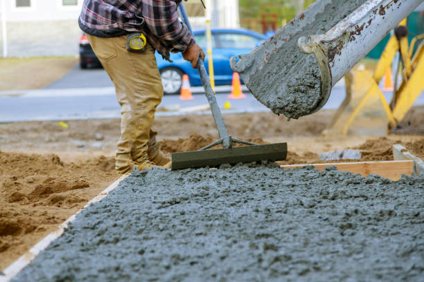 Best Concrete Sidewalk Installation in Ely, IA